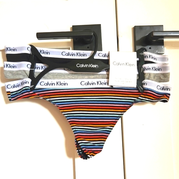 NWT Calvin Klen thong 3 pack M - Picture 1 of 11